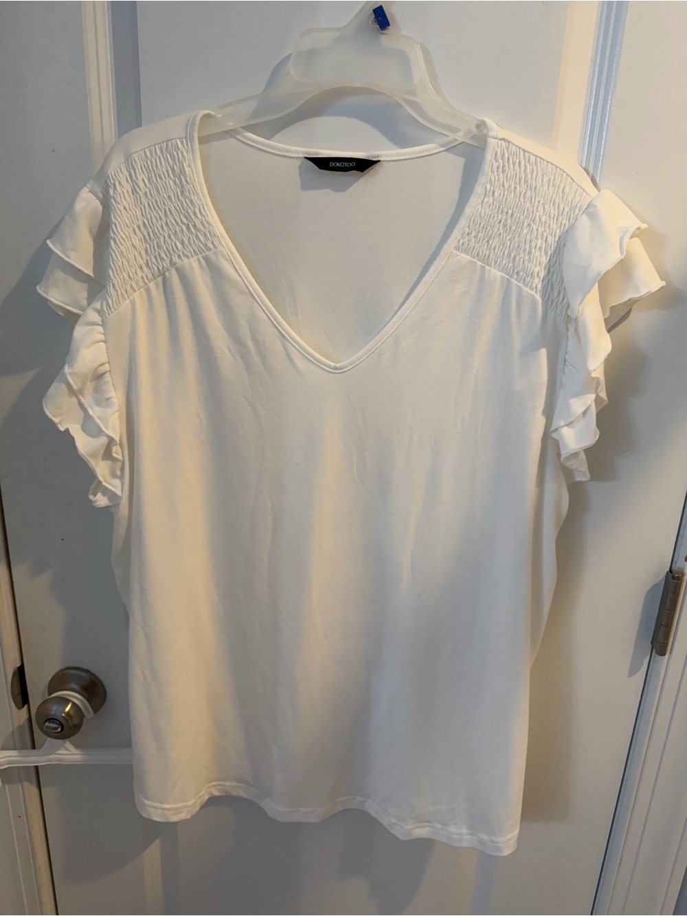 Donorodo Cream V-Neck Ruffle Sleeve Blouse